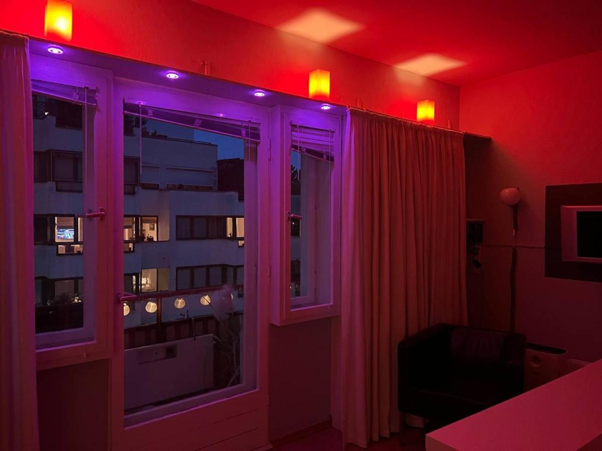 Cozy Modern Apartment With Small Balcony In The Heart Of برلين المظهر الخارجي الصورة