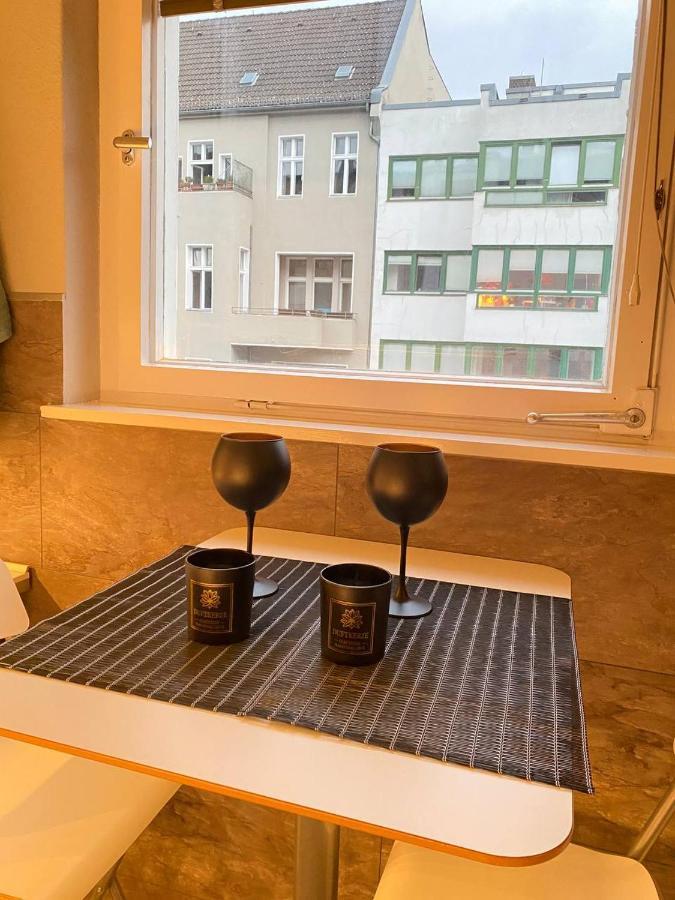 Cozy Modern Apartment With Small Balcony In The Heart Of برلين المظهر الخارجي الصورة