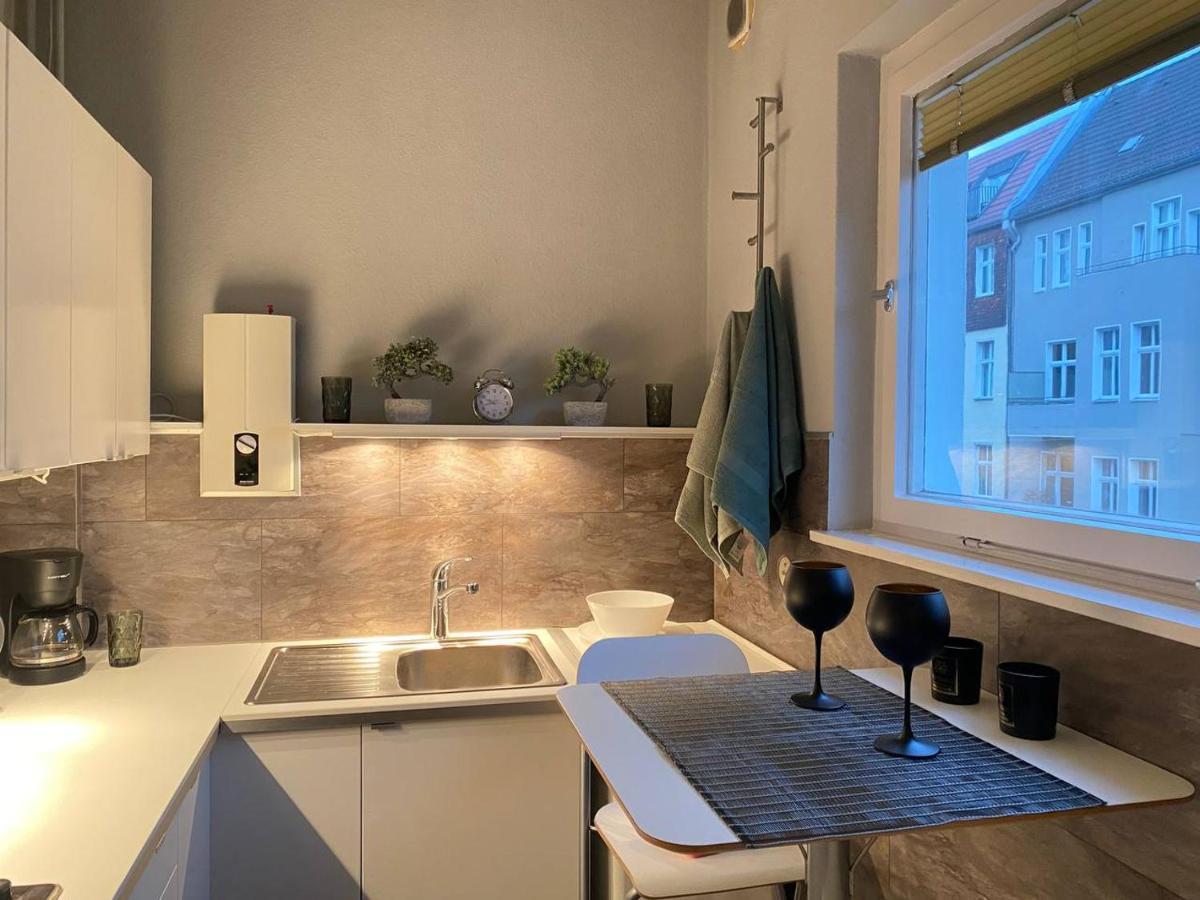 Cozy Modern Apartment With Small Balcony In The Heart Of برلين المظهر الخارجي الصورة