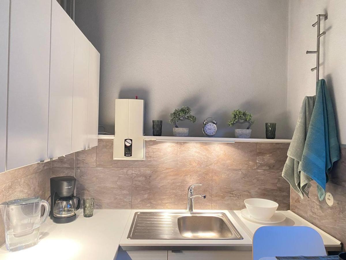 Cozy Modern Apartment With Small Balcony In The Heart Of برلين المظهر الخارجي الصورة
