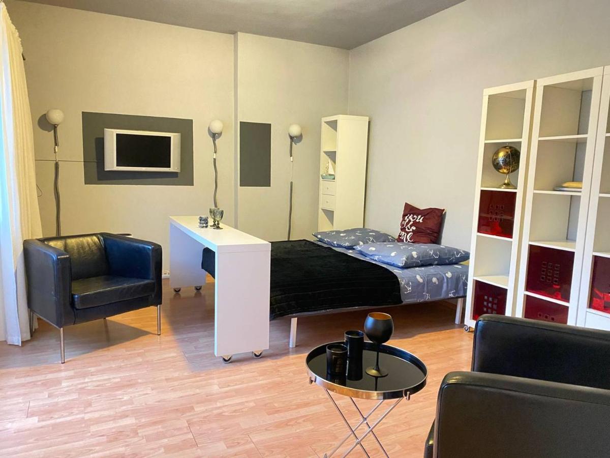 Cozy Modern Apartment With Small Balcony In The Heart Of برلين المظهر الخارجي الصورة